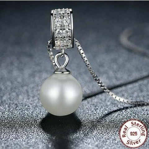 Pearl Pendant Necklace